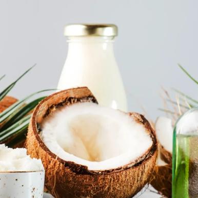 Using MCT Oil For Health Benefits And Skin Care As A Safe, Natural And Organic Product